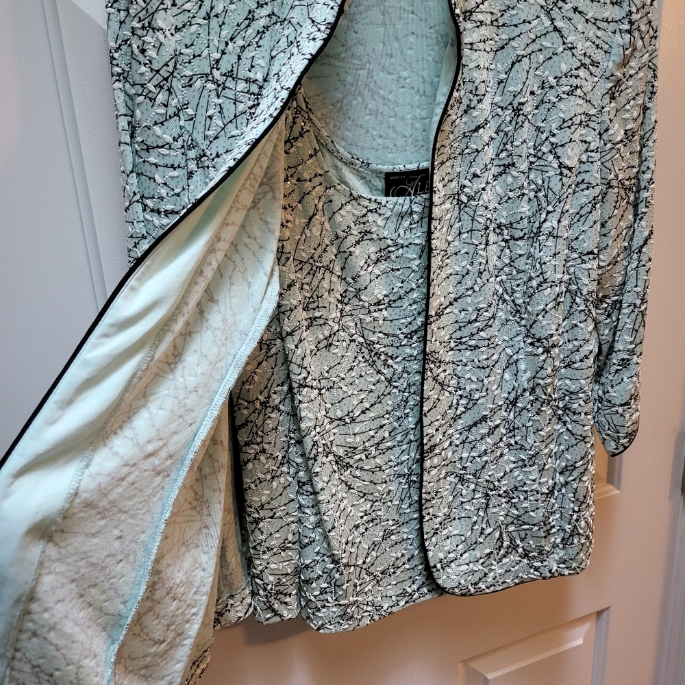 Blazer And Top, Elegant Set! - Picture 2 of 11